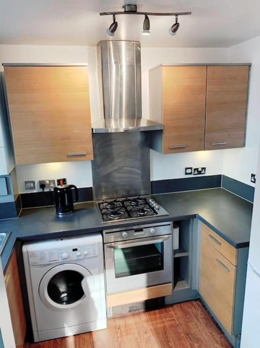 2 Bed Apartment With Free Parking Chelmsford Exterior photo