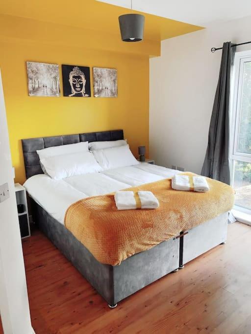 2 Bed Apartment With Free Parking Chelmsford Exterior photo